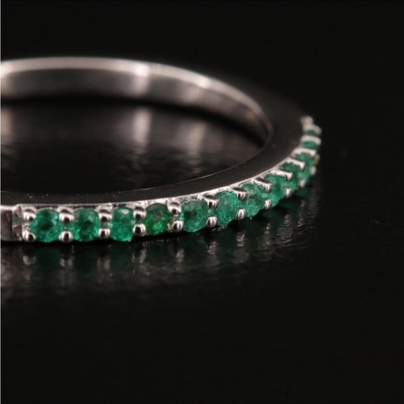 14K Emerald Band - Picture 5 of 8
